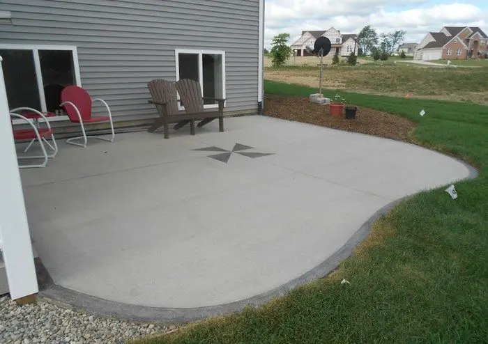 Do-It-Yourself Cement Patio - DIY projects for everyone!