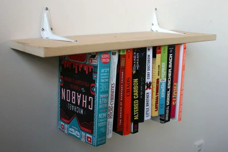 DIY Inverted Bookshelf - DIY projects for everyone!