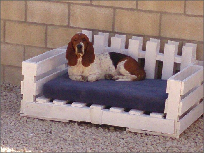 Dog bed outlet out of pallets