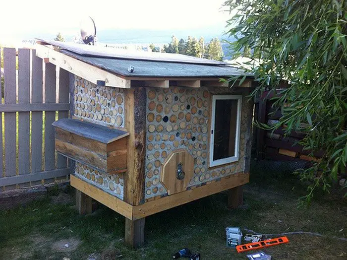 Cordwood Chicken Coop DIY projects for everyone!