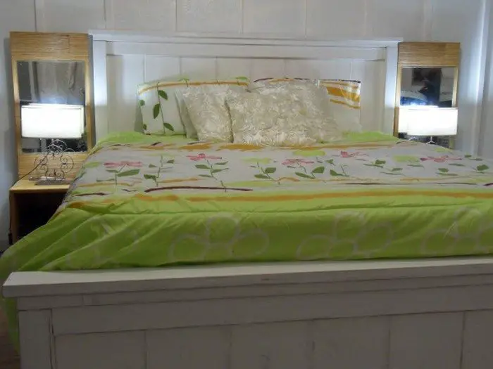 Farmhouse Bed with Drawers