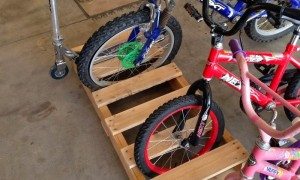 Build a bike rack from recycled pallets - DIY projects for everyone!