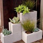 Vertical garden from cinder blocks | DIY projects for everyone!