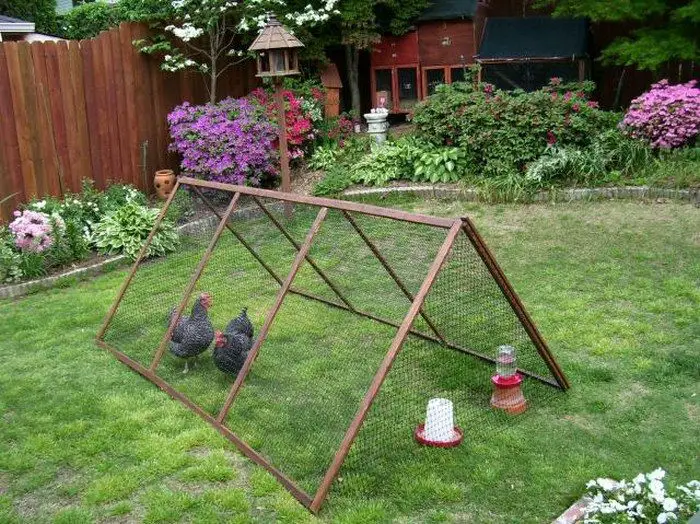 DIY Collapsible Chicken Run - DIY projects for everyone!