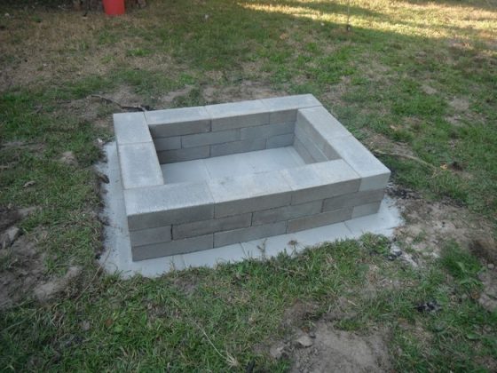 Build a fire pit from cement landscape blocks – DIY projects for everyone!