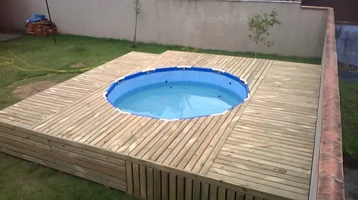 Inexpensive Above-Ground Swimming Pool