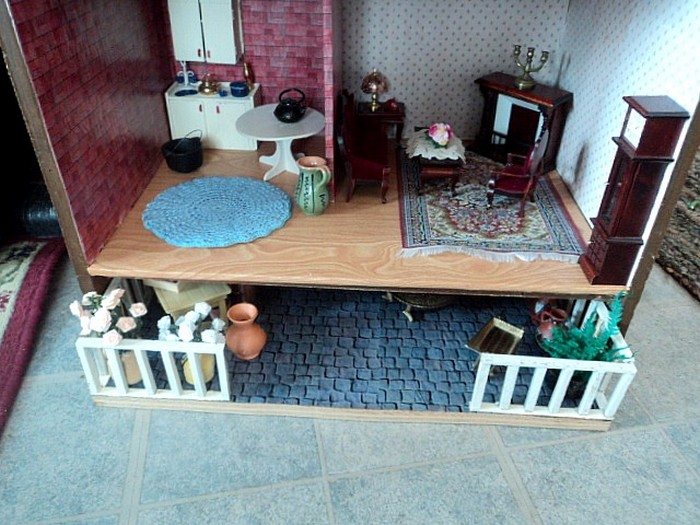 Old Dresser Doll House