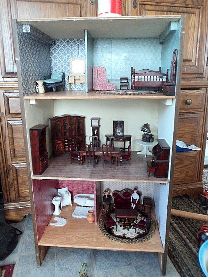 Old Dresser Doll House