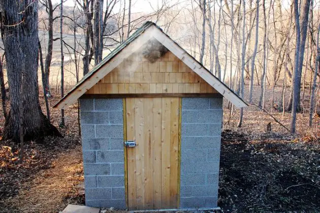 Build a smokehouse from cement blocks - DIY projects for everyone!