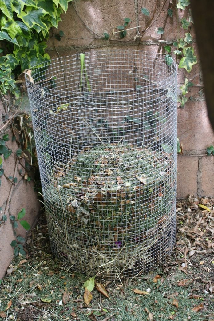 How to make a wire mesh composter – DIY projects for everyone!