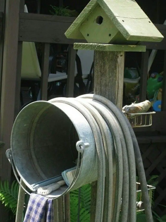 Build a garden hose storage with planter! – DIY projects for everyone!