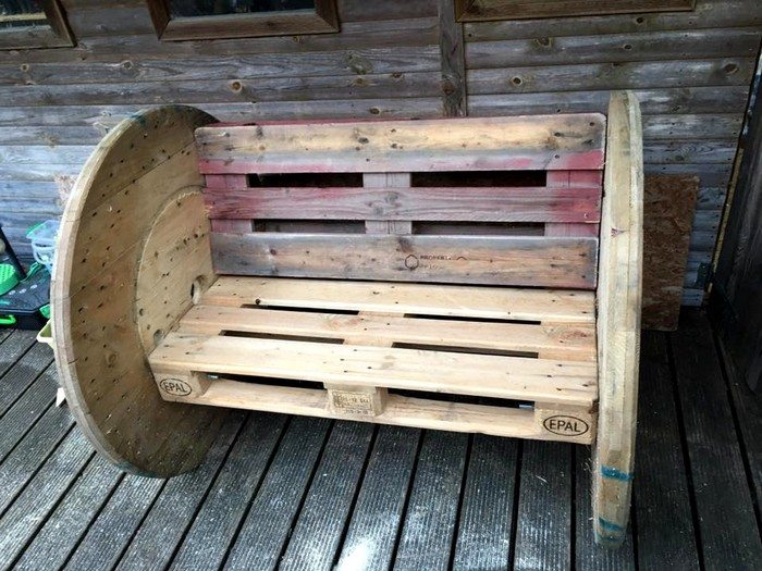 Build a creative cable spool bench - Your Projects@OBN