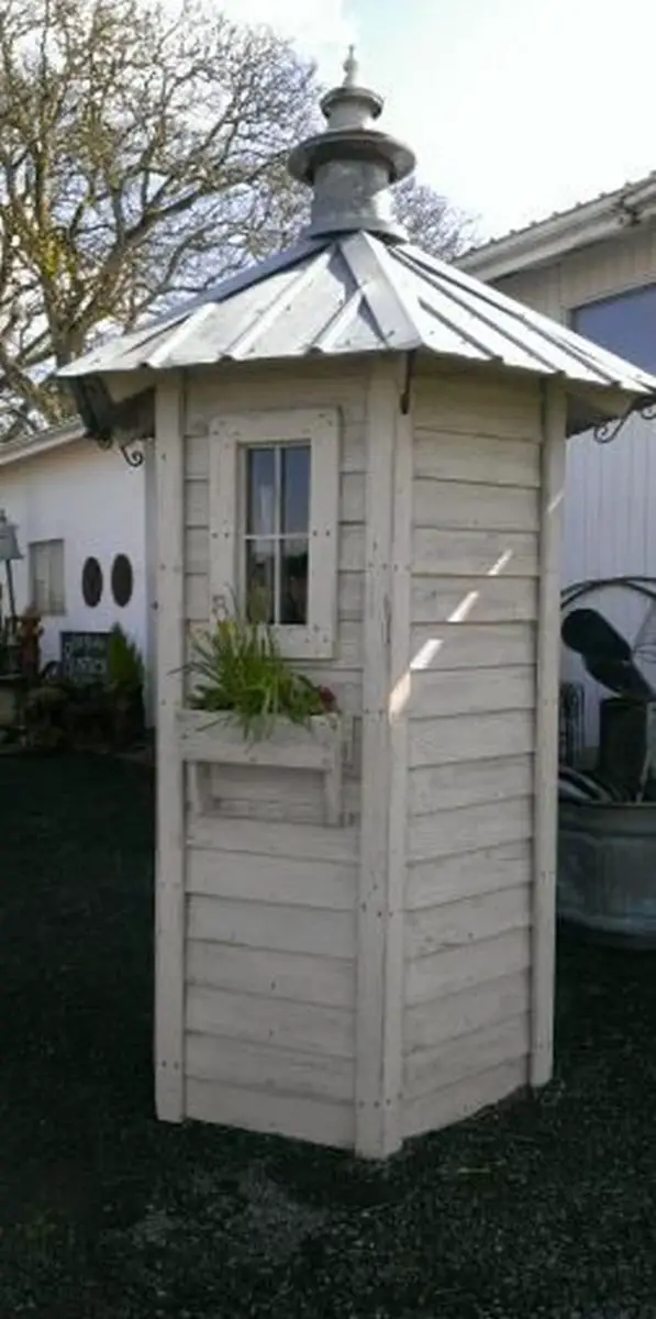 Build your own whimsical garden tool shed | DIY projects 