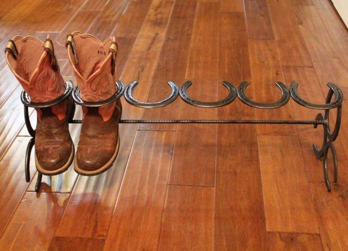 Boot rack made online from horseshoes