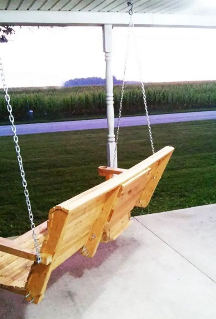 DIY Porch Swing Bench with Cup Holder