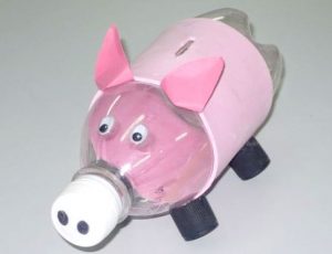 Fun Piggy Bank Made From Used Soda Bottles in 7 Steps