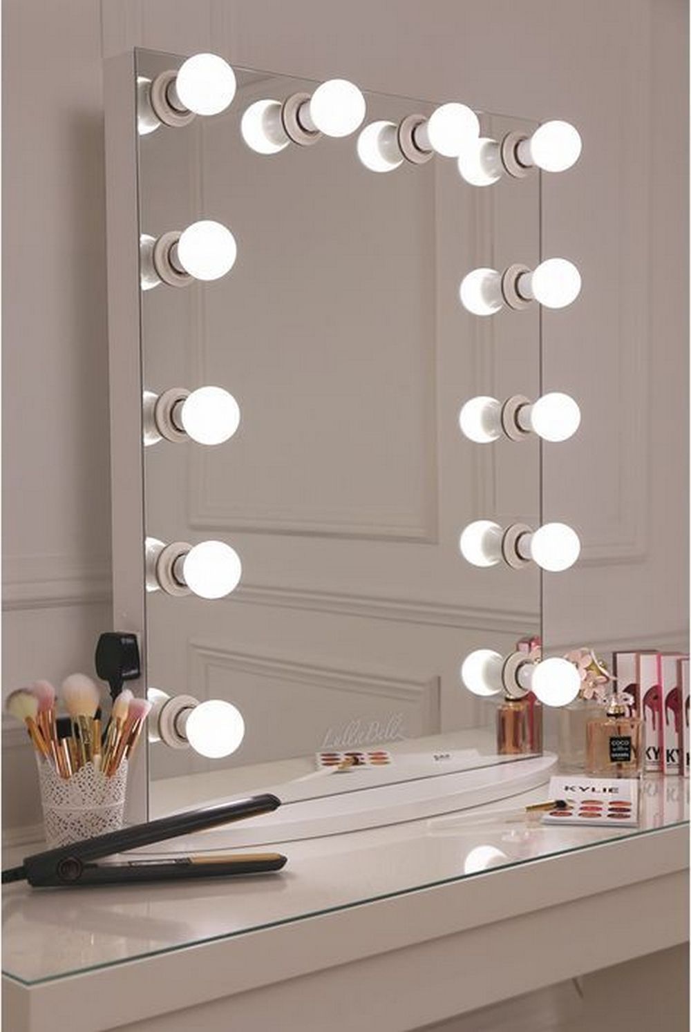 DIY Hollywood Lighted Vanity Mirror – DIY projects for everyone!