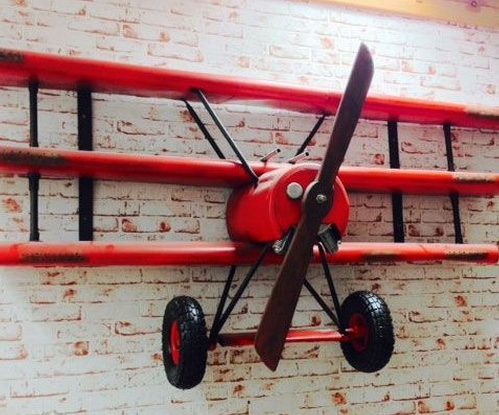 This DIY biplane wall shelf makes a good addition to any room!