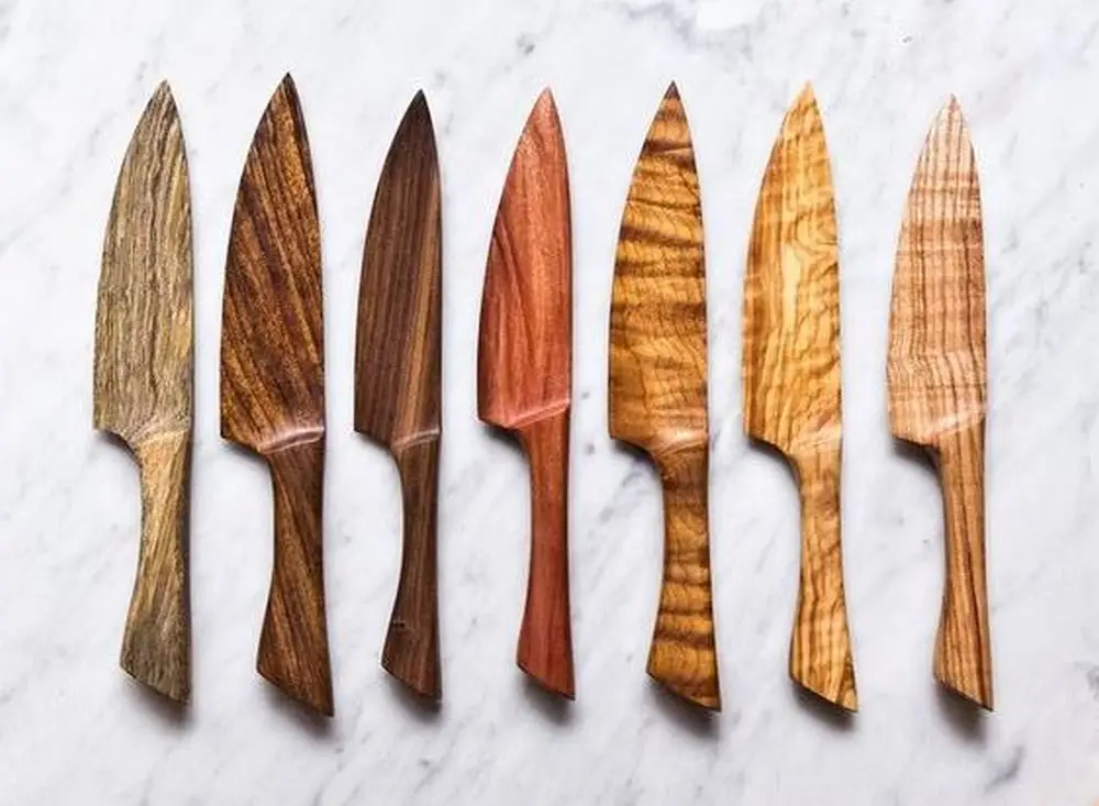 Деревянные кухонные ножи. Деревянные ножи. Кухонники из дерева. Нож деревянный деревянный. Деревянный нож кухонный.