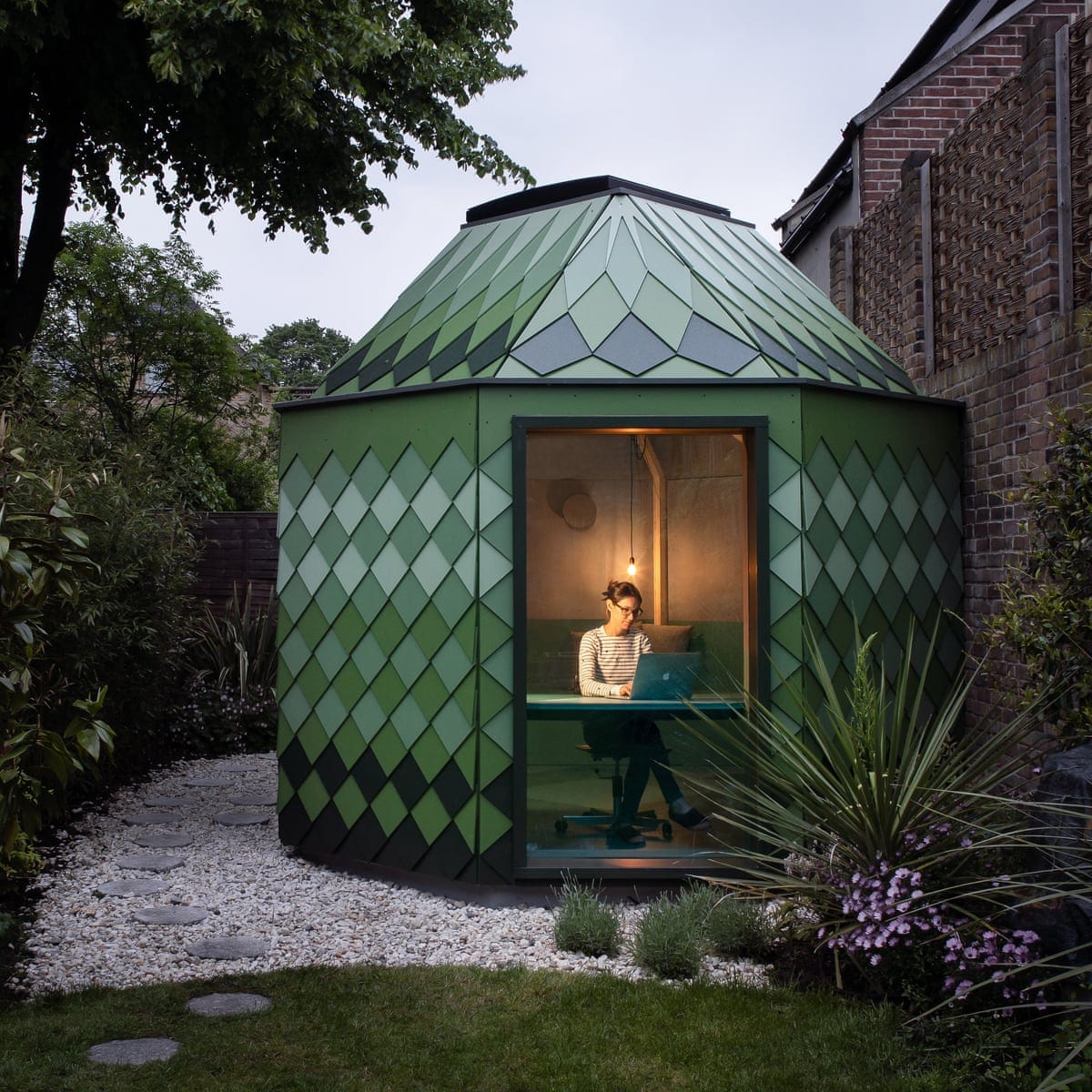 beautiful-garden-rooms-4-strong-design-tips