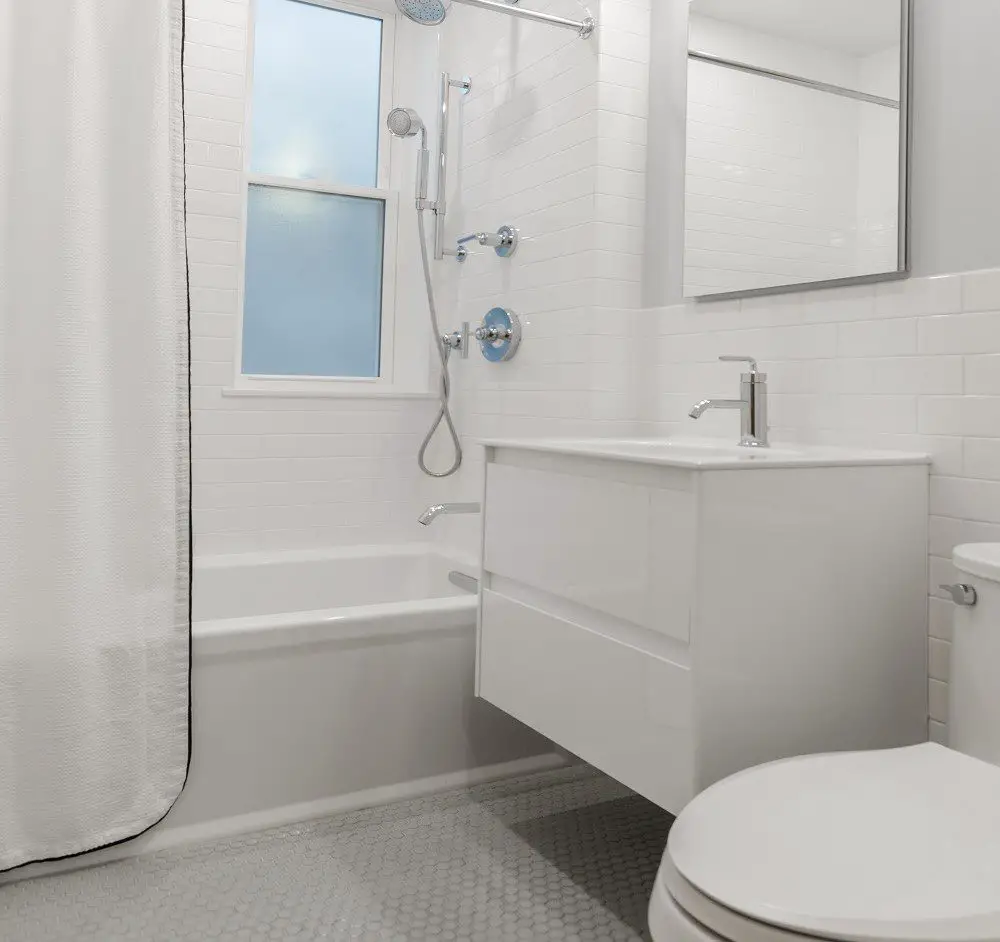 A beautiful and clean bathroom was created with some great small bathroom design ideas.