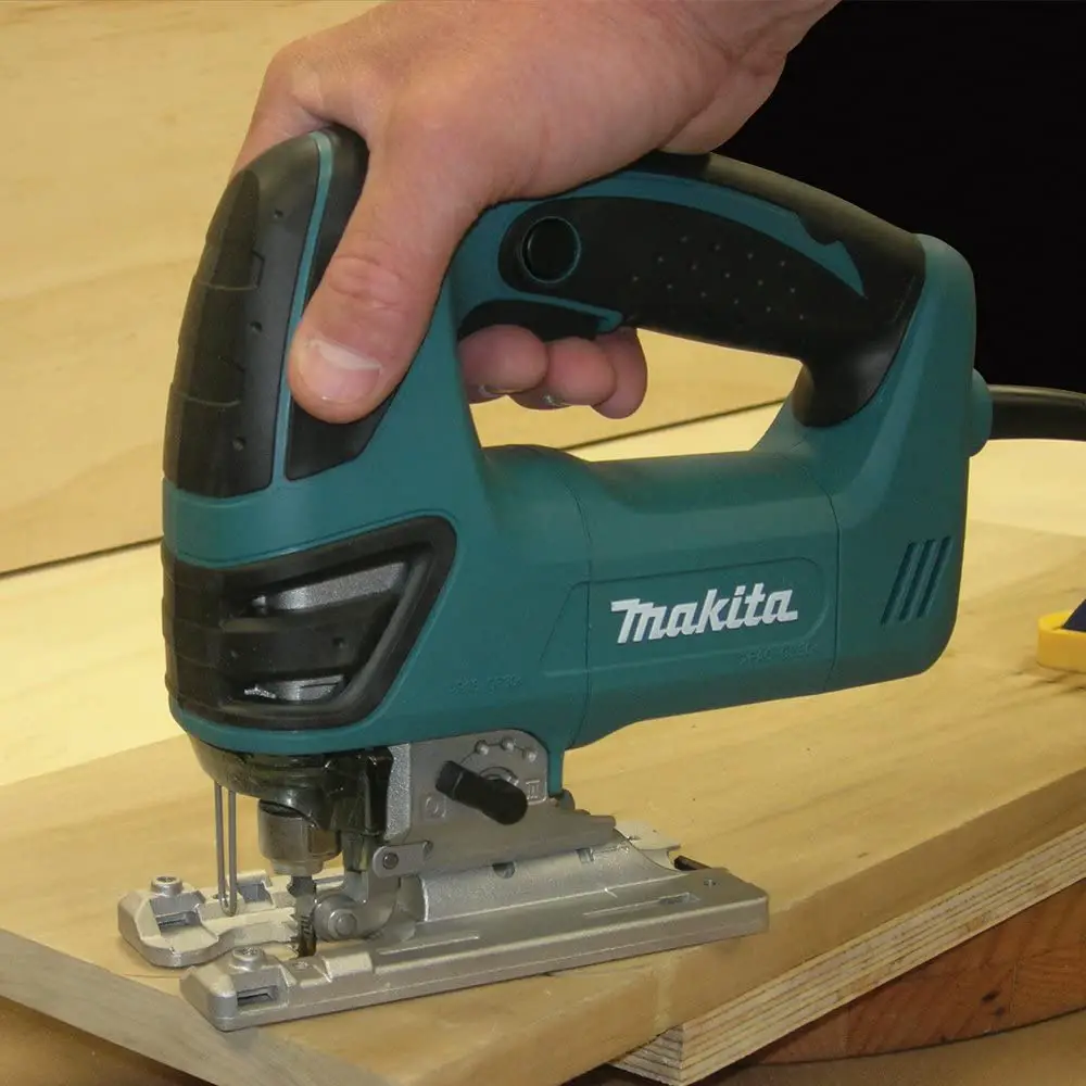 The 6.3-amp motor on this Makita tool will allow you to slice through everything from hardwood to metal and plastic with almost uncanny exactitude.