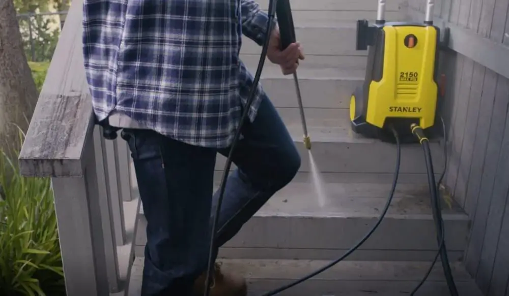 The Stanley SHP2150 pressure washer incorporates a Total Stop System that automatically shuts off the motor when the trigger is released. 