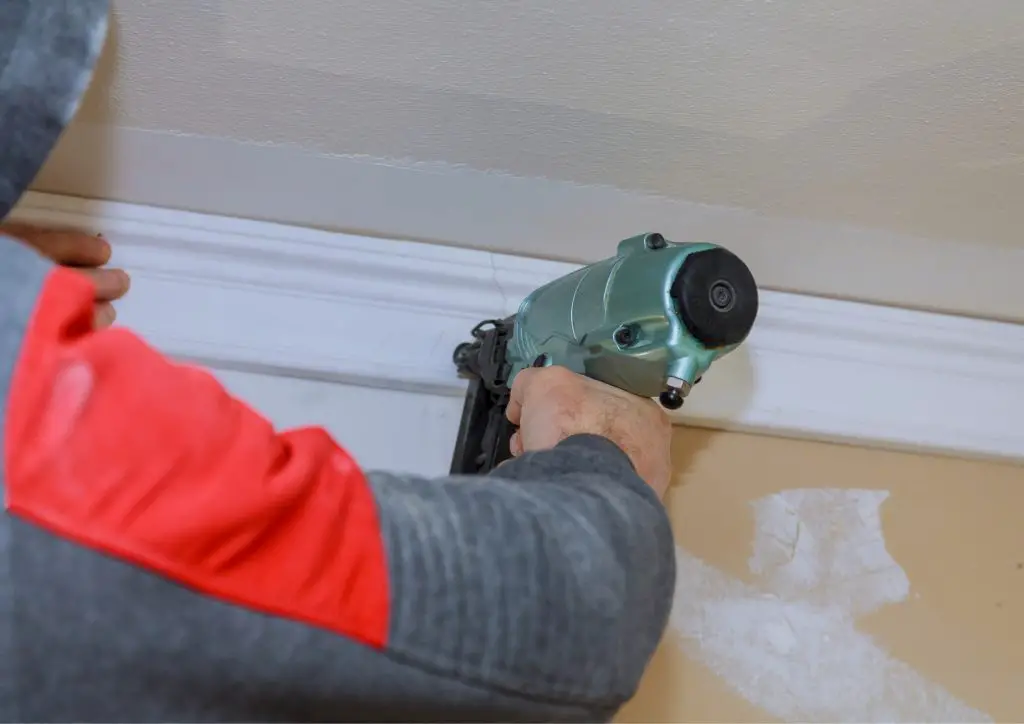 installing the crown molding