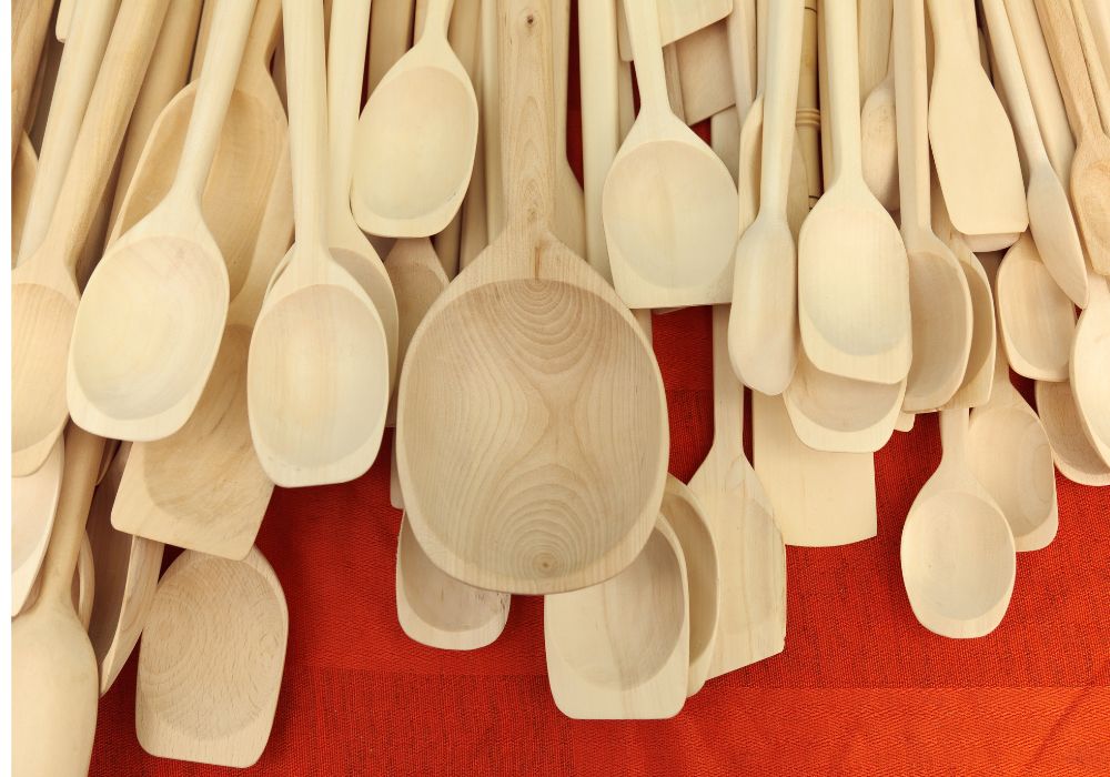 An image of several different wooden spoons. 